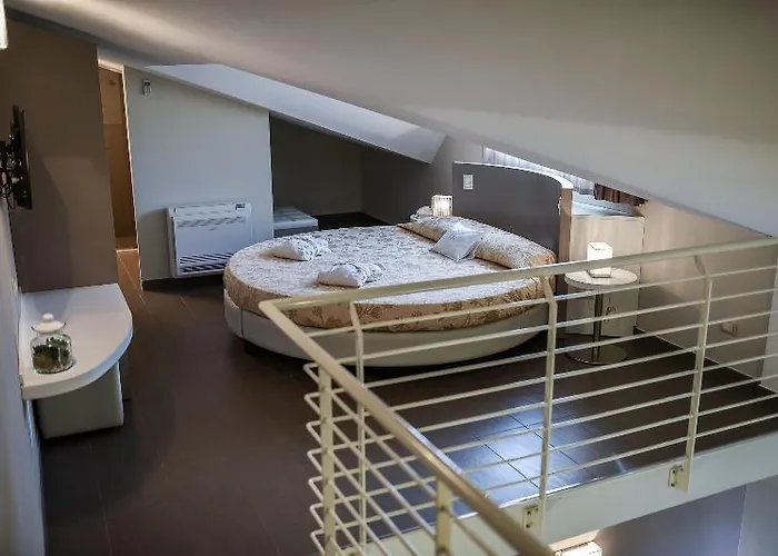 מלון Park Morigi Garden & 3*